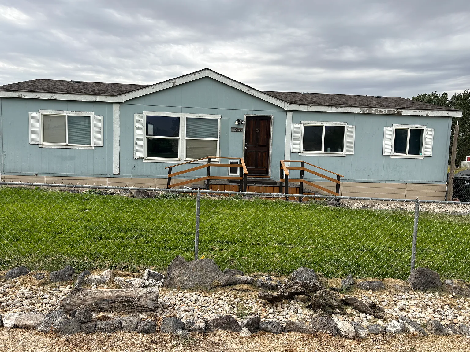 3 bed, 1128 sqft, $2,000 — Photo 1
