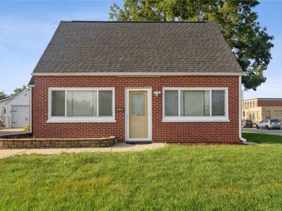 529 38th St NE, Cedar Rapids, IA, 52402