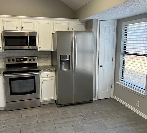 3rd image of 4743 Shadyway Dr