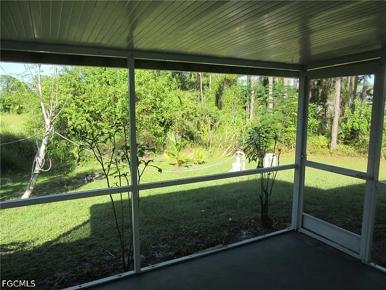 922 Eisenhower Blvd — Photo 16