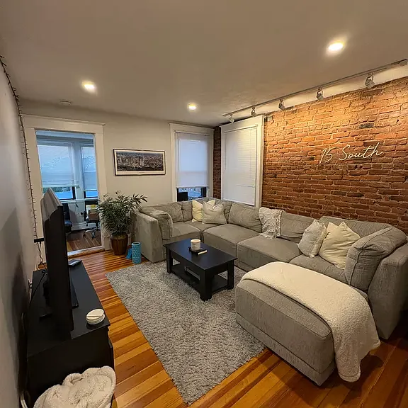 17 South St #6 — Photo 2