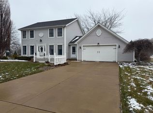 720 Tracht Meadows Dr, Huron, OH 44839