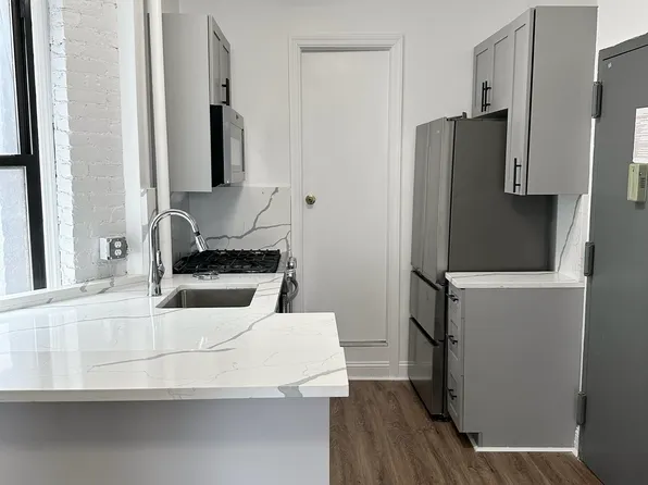 697 Tenth Avenue image 9 of 9