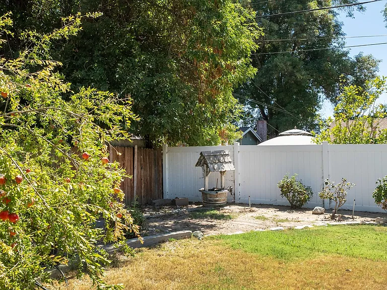 8846 Laramie Ave — Photo 37