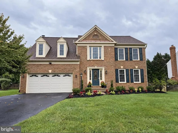 43204 Wayside Cir, Ashburn, VA 20147
