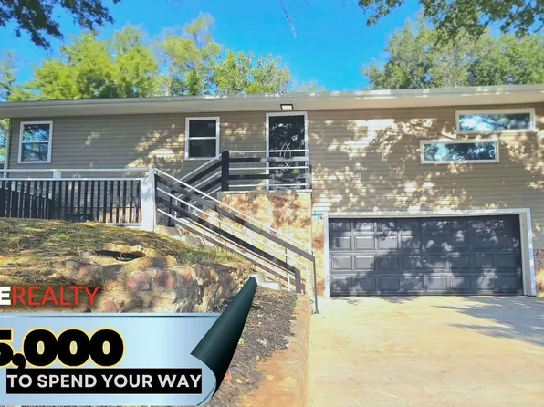 308 Kansa Dr, Ozawkie, KS 66070