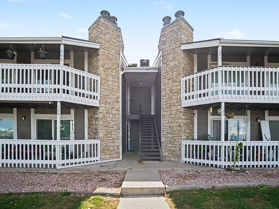 18063 E Ohio Ave #201