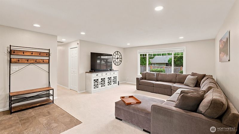5th image of 15824 SE 170th Street