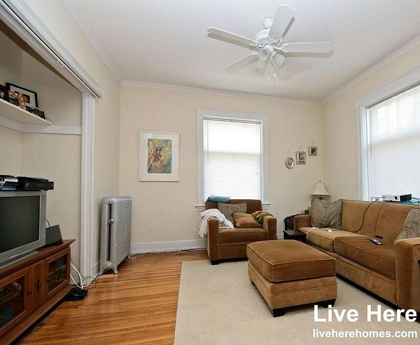 1st image of 553 W Wellington Ave APT 2N