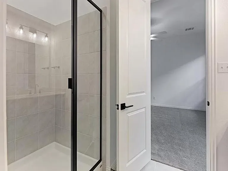 7517 Regal Ln — Photo 17