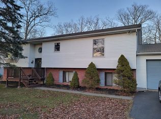 106 Almond Ct, Milford, PA 18337