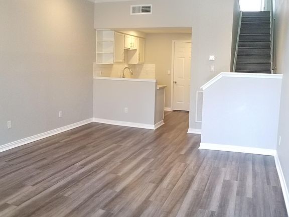 4th image of 1829 Augusta Dr APT 6