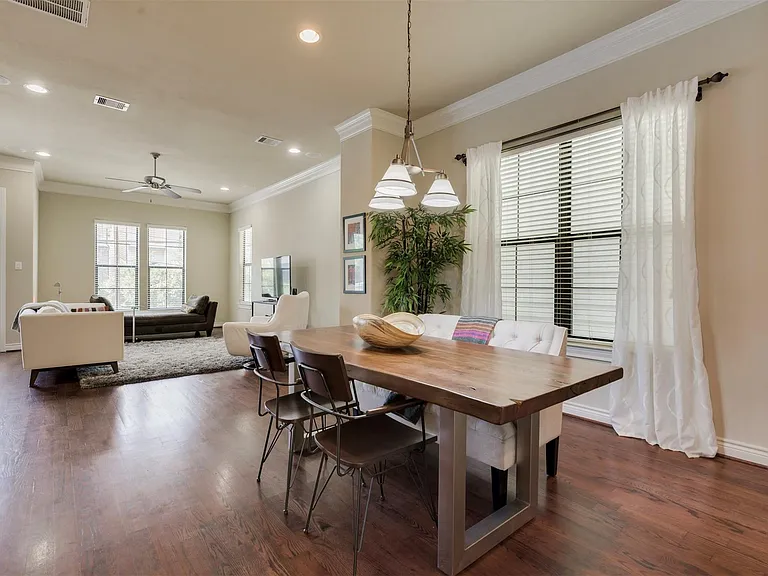 1716 Edwards St — Photo 15