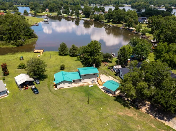 1295 Benbow Dr, Summerton, SC 29148