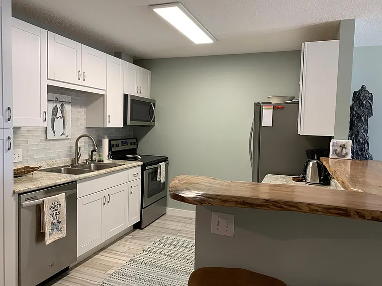 2100 W Beach Dr #204 — Photo 4