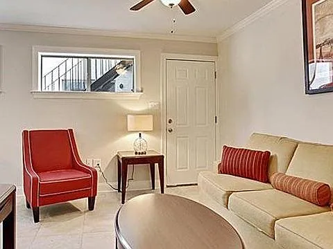 1 bed, 500 sqft, $1,025 — Photo 2