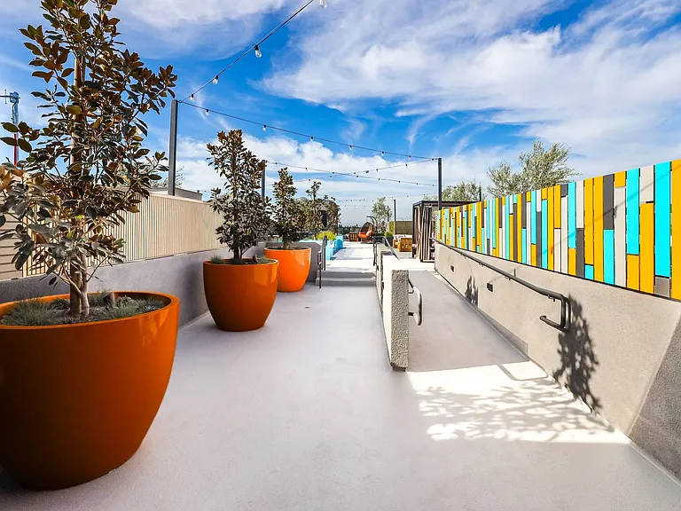 MODERNO Axis Luxury Living — Photo 33