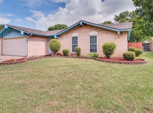 6029 Hillcrest Dr, Watauga, TX 76148