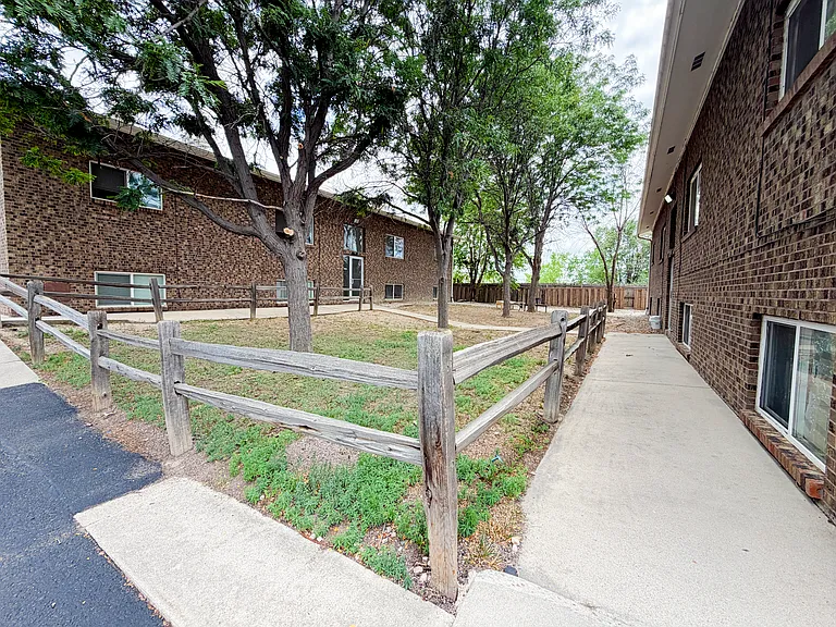 4 Birch Ct #5 — Photo 23