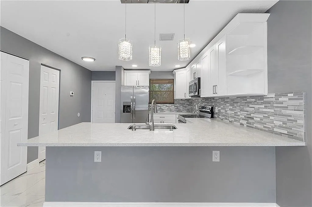 2 bed, 2.0 bath, 840 sqft, $2,350 — Photo 1