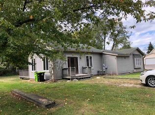 304 Colfax St, Fenton, MI 48430