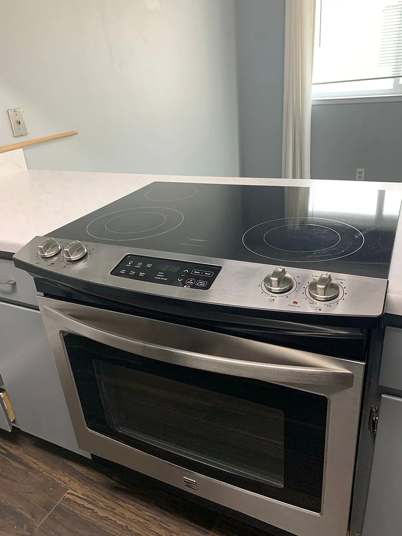 Chico-Townhouse for Rent. 2 bedroom 1 bath, upstairs, carport, inside laundy hookups — Photo 4