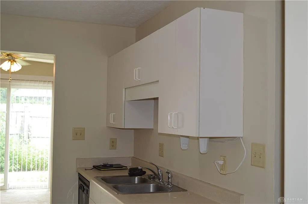 2 bed, 1.5 bath, $1,175 — Photo 4