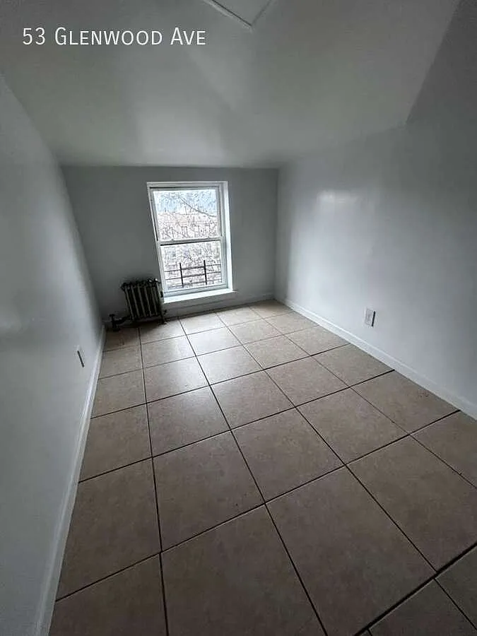 53 Glenwood Ave — Photo 2
