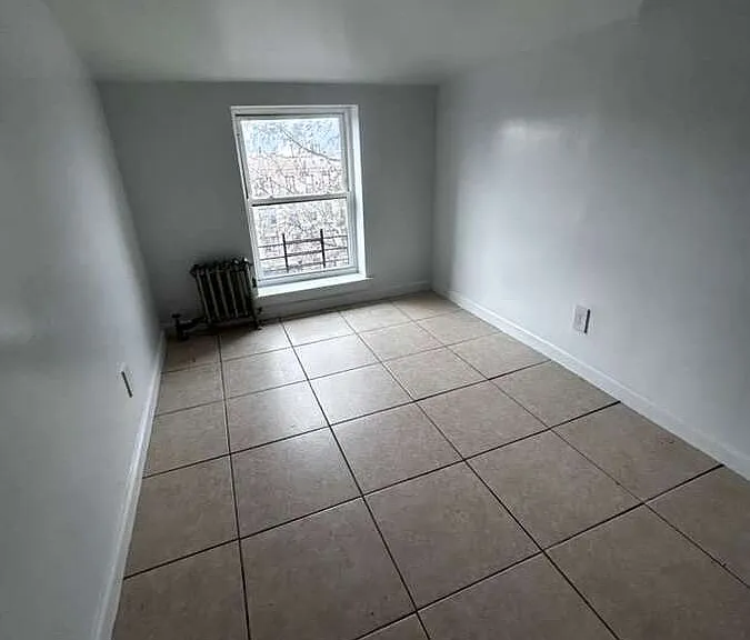 53 Glenwood Ave — Photo 2