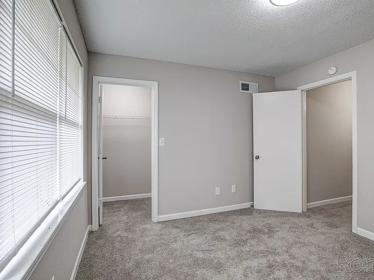 Towne at Lakewood Heights — Photo 37