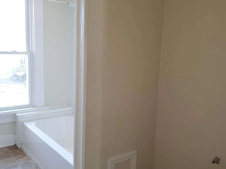 536 Saint Paul Ave — Photo 6