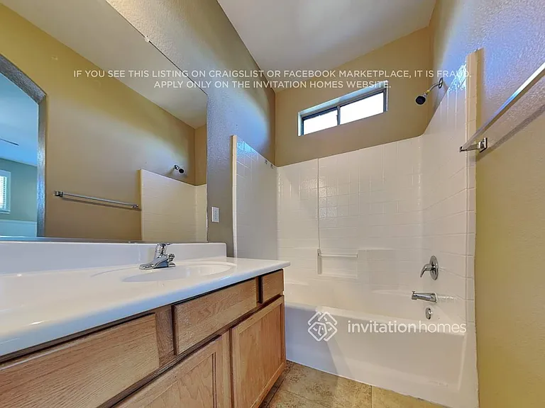 1243 S Providence — Photo 16
