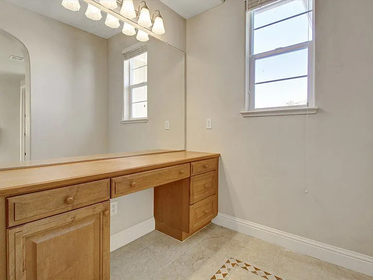 1852 Saddle Park Pl — Photo 50