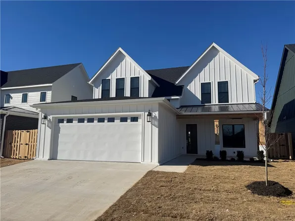 6110 S 40th Pl, Rogers, AR 72745