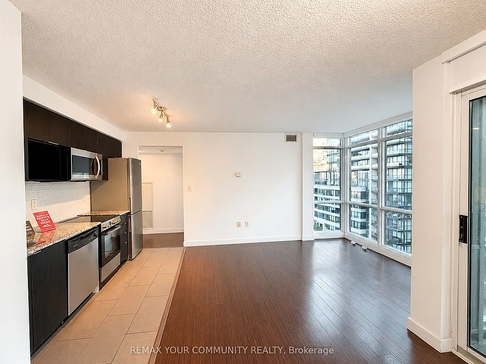 15 Fort York Blvd #1103