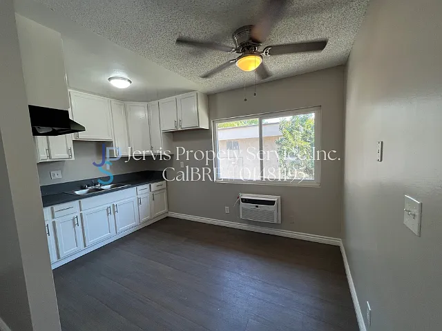 4550-4600 Santa Ana — Photo 5