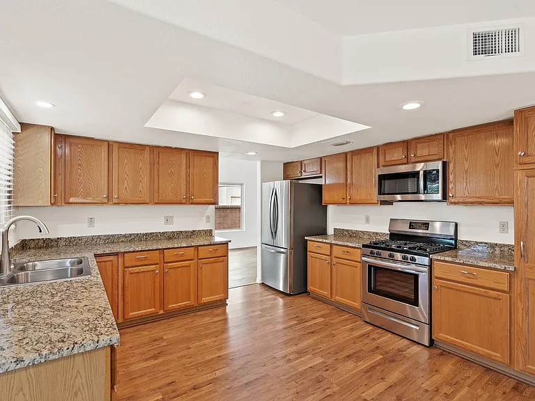 10357 N Mineral Spring Ln — Photo 11