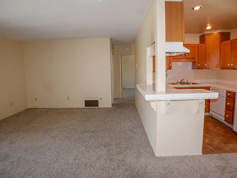 4345 Rialto St — Photo 35