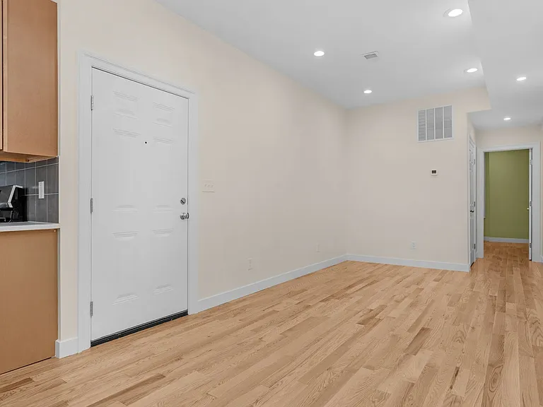 2931 N Calvert St — Photo 3