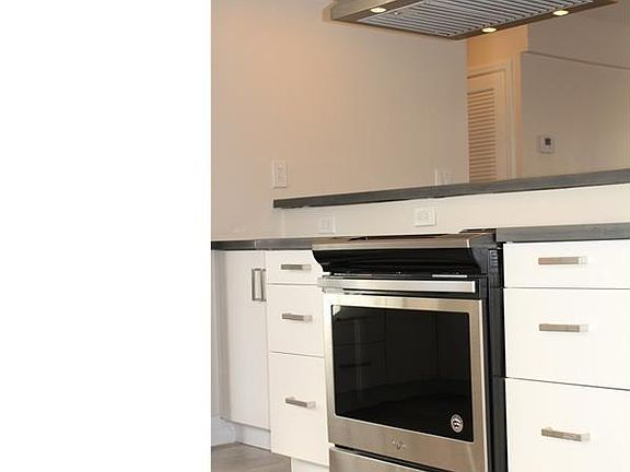 2nd image of 200 NW 25th St APT 4