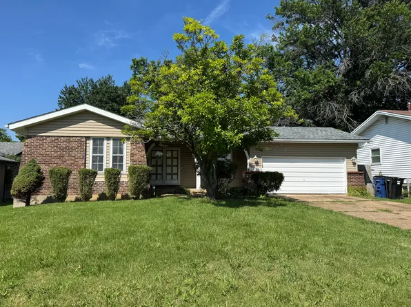 11755 Old Halls Ferry Rd, Florissant, MO 63033