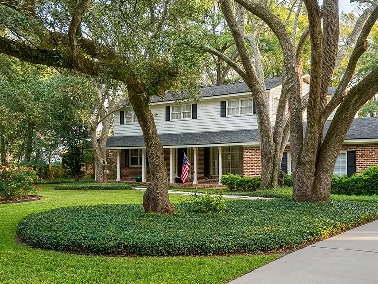 275 N Hobcaw Dr — Photo 1