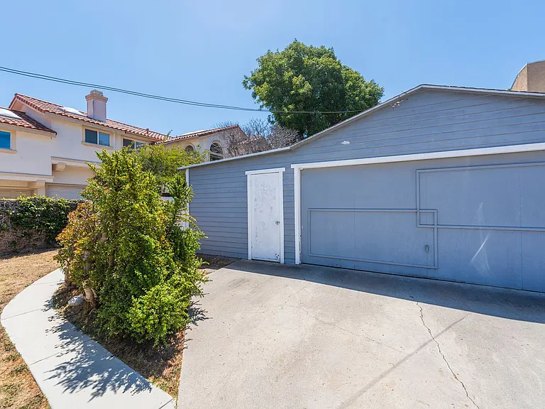 1710 Marshallfield Ln #A — Photo 22