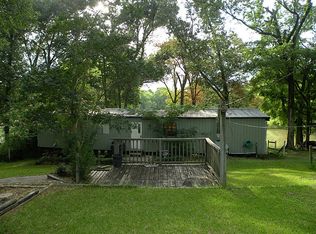 5 S Lake Dr, Huntsville, TX 77320