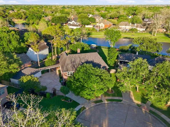 10 Burwick St, Sugar Land, TX 77479