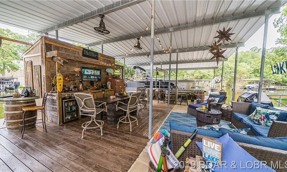 1st image of 809 Foxhead Shores Dr