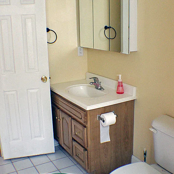 727 E Henry St — Photo 10