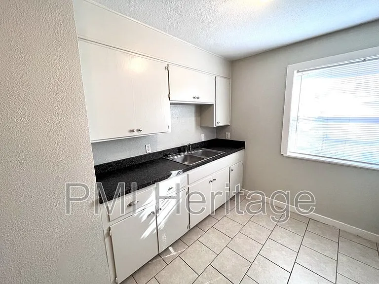 15 W Martin Luther King Jr Blvd #3 — Photo 6