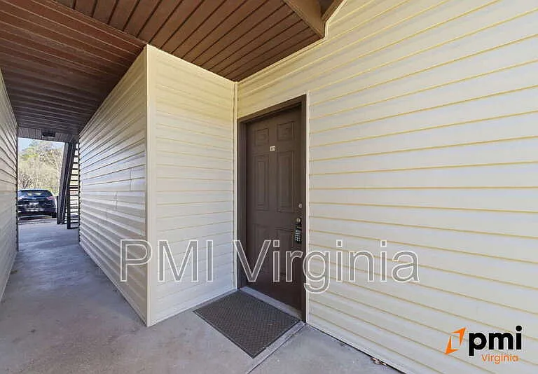 326 Wells Ct — Photo 5