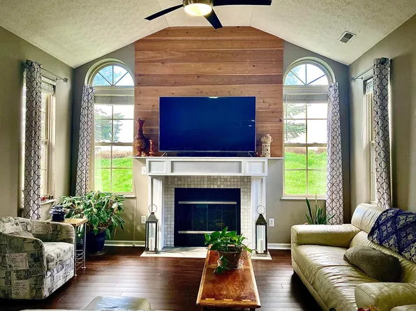 6760 Lakeview Cir, Canal Winchester, OH 43110